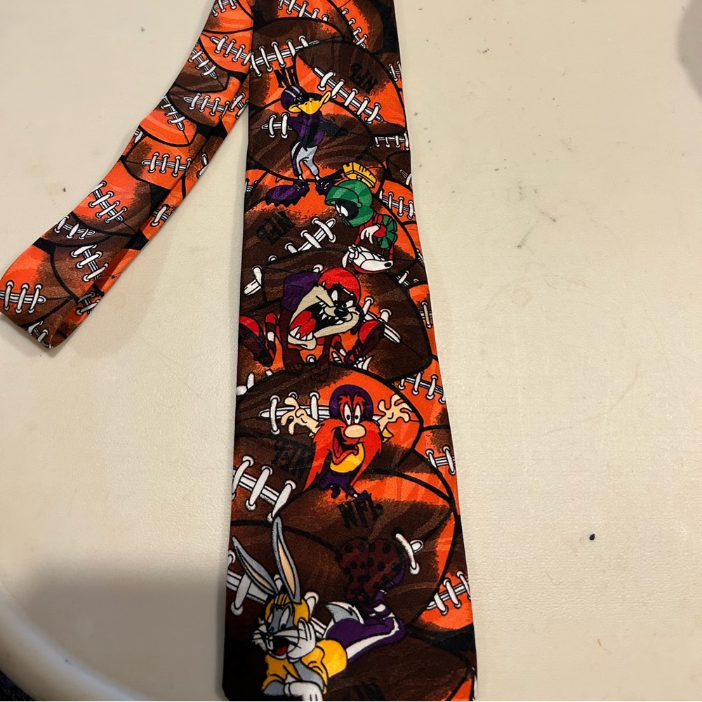 Vintage NFL football tir. Necktie. Looney tunes. Bugs Bunny 1993 Molto